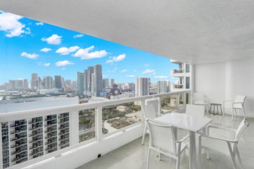 דירות Shades Of Miami Sky Penthouse! Newly Renovated מראה חיצוני תמונה