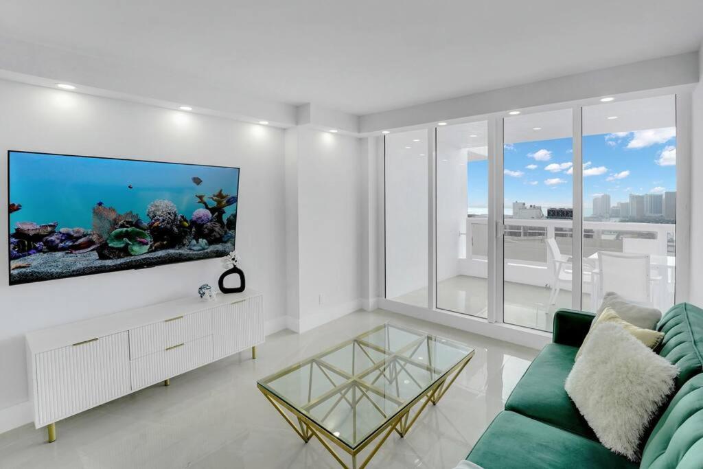 דירות Shades Of Miami Sky Penthouse! Newly Renovated מראה חיצוני תמונה